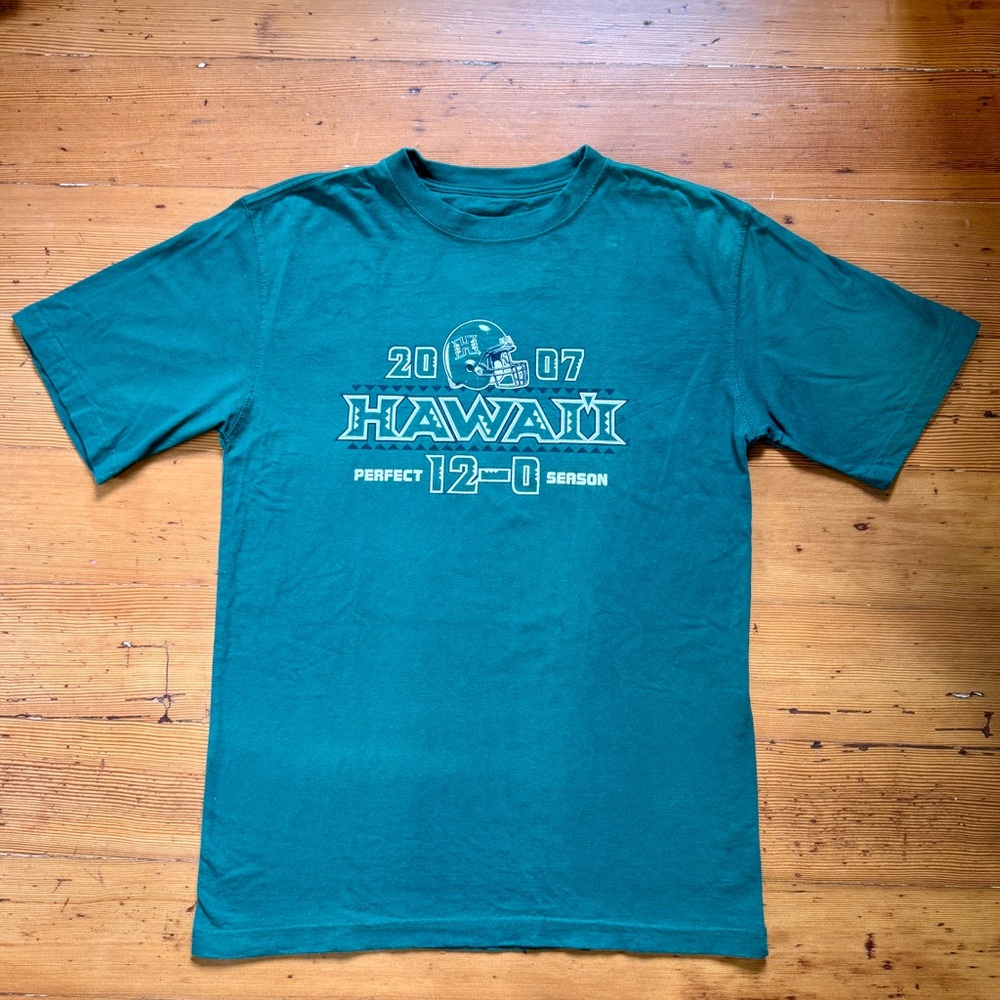 2007 UH University of Hawaii Perfect Season Size Medium Green Tshirt